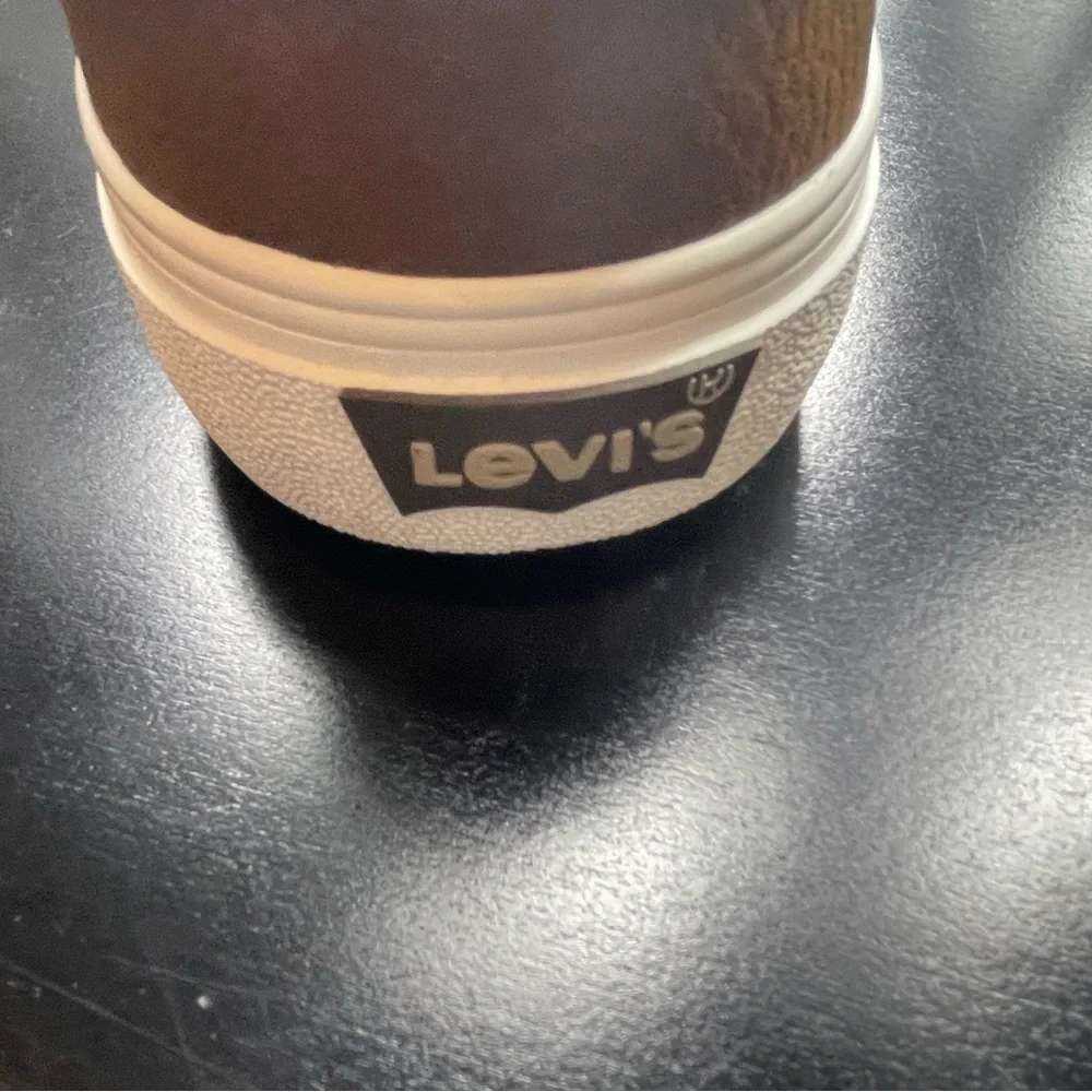 Levi's Ethan Stacked Men's Sneakers  SIZE 9.5     NWT  BROWN /TAN